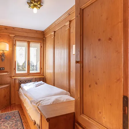 Casa Verde, With Balcony And Mountain View Cortina d'Ampezzo